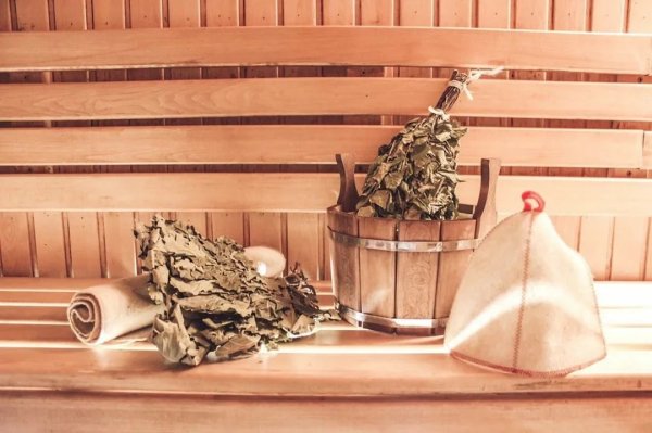 Русская баня на дровах с веником