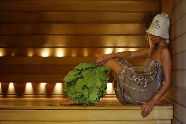 Парение в сауне