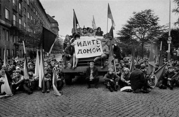 Советские войска в Праге Чехословакия 1968