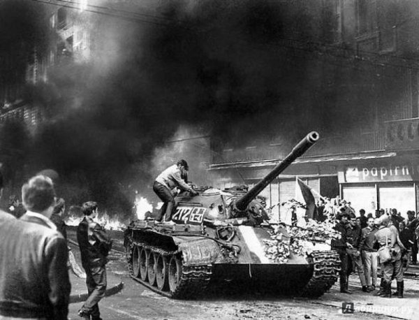 Советские войска в Праге Чехословакия 1968