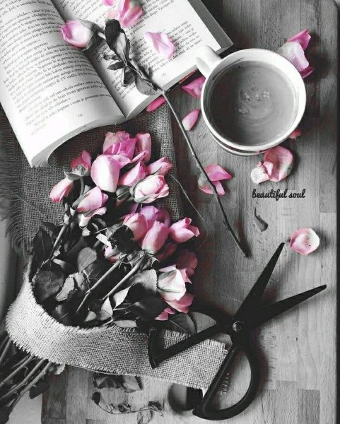 Весенние цветы и кофе