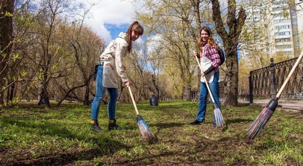 Уборка территории субботник