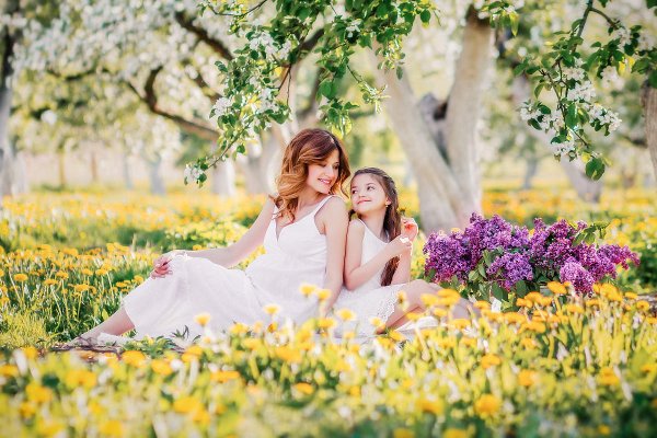 Фотосессия в цветущих садах