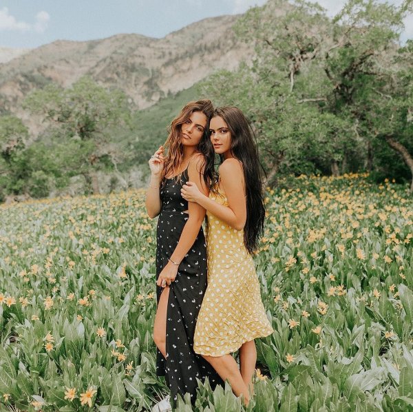 Фотосессия подруг на природе