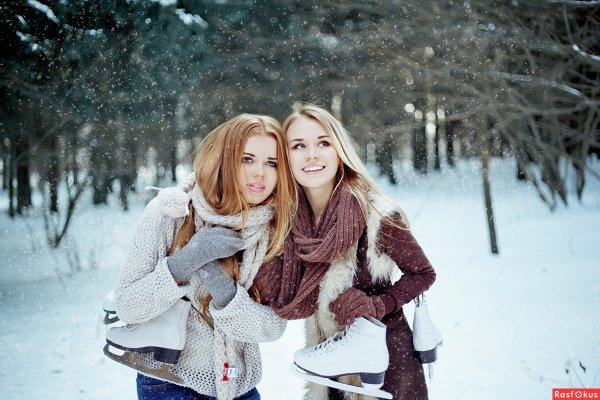 Фотосессия с подругой зимой