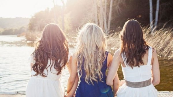 Три подруги