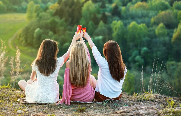 Девочки подруги