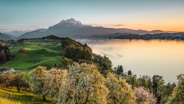 Пейзаж весенней Швейцарии