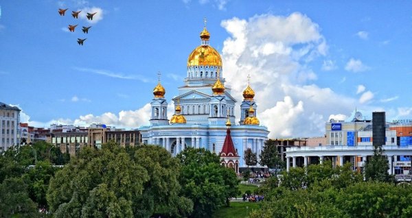 Саранск Соборная площадь летом
