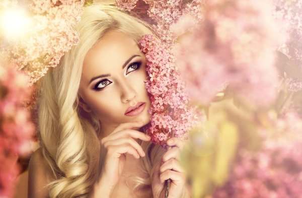 Красивые девушки весной