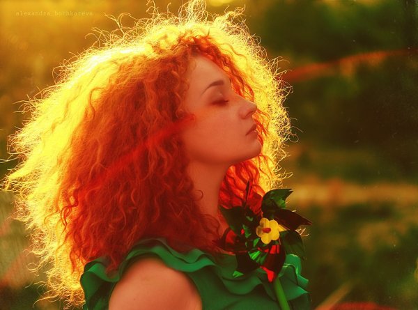 Рыжие волосы на ветру