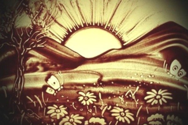 Крылышки на песке