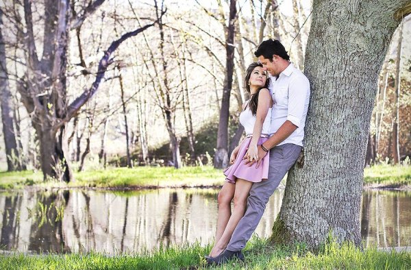 Фотосессия влюбленной пары на улице