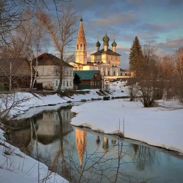 Храм весной