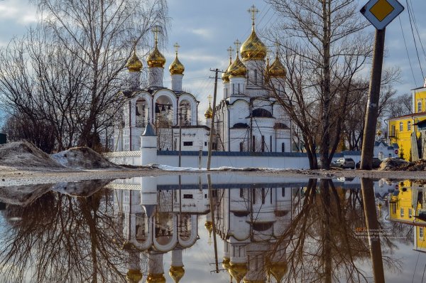 Россия Церковь ранняя Весна