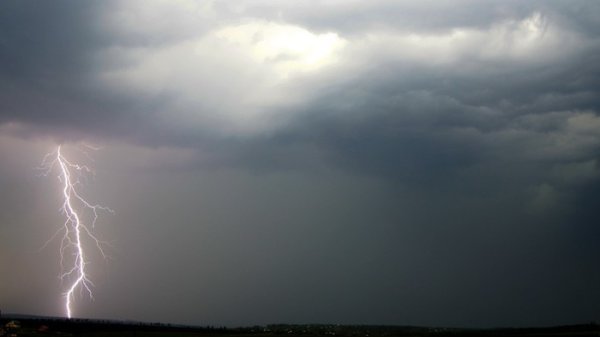 Гроза весной