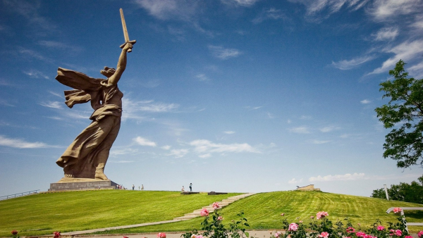 Мамаев Курган памятник