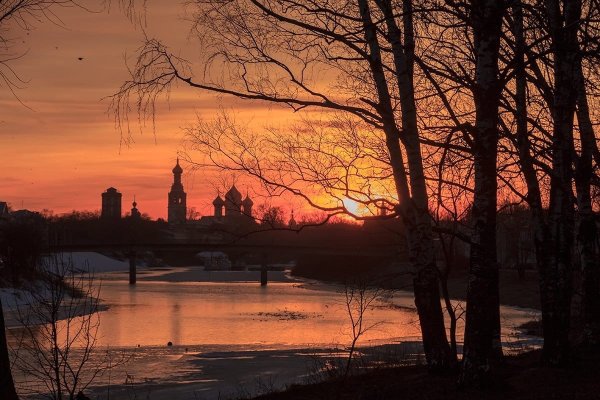 Вечер в городе весной