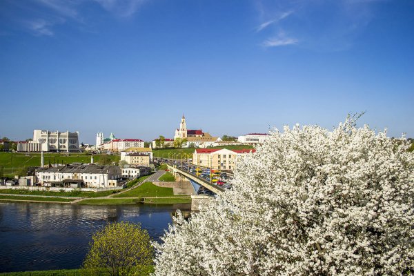 Весна река