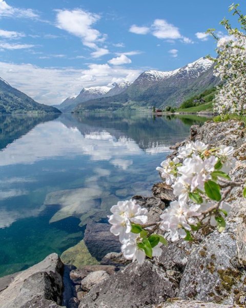 Норвегия март