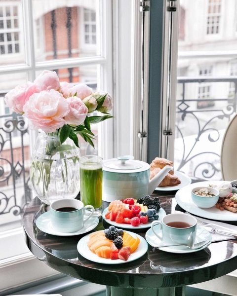 Завтрак с цветами