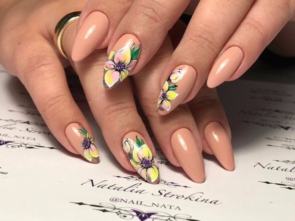 Весенний дизайн ногтей
