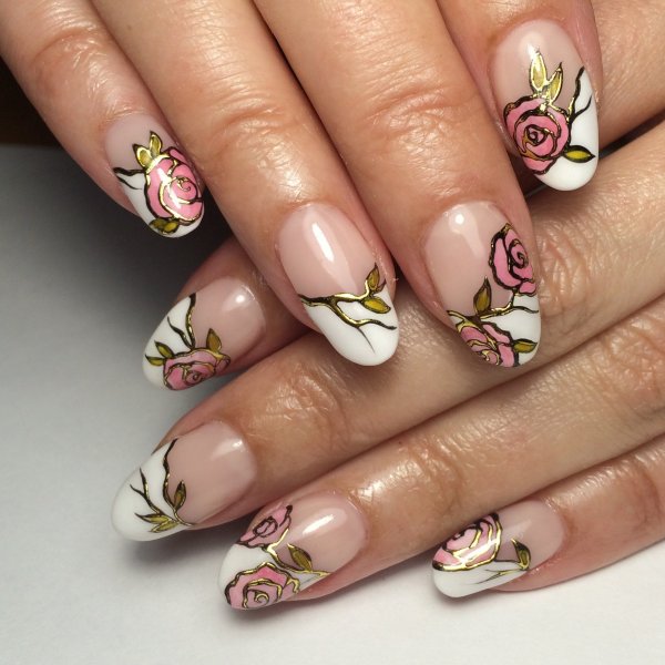 Французский маникюр с цветами