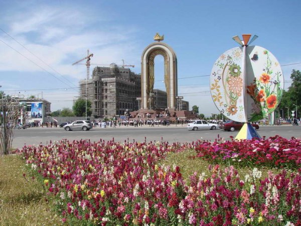 Природа Таджикистана лолазор