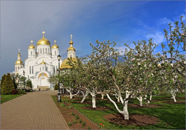 Сад Дивеево Монастырская