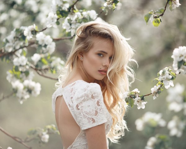 Aida ridic блондинка