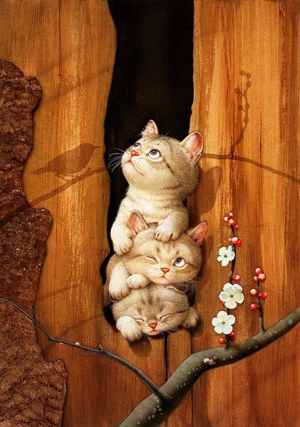 Кошка карабкается на дерево