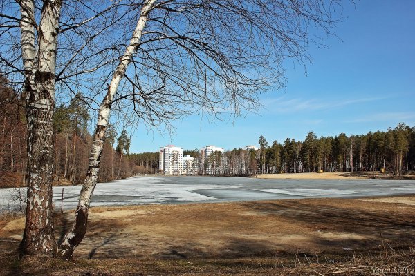 Город ранней весной