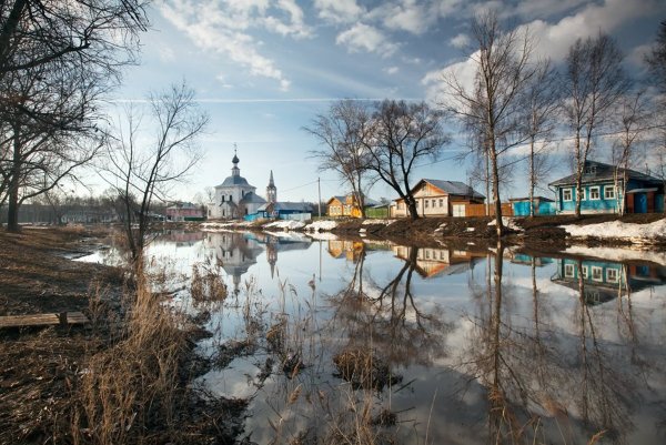 Зима деревня река