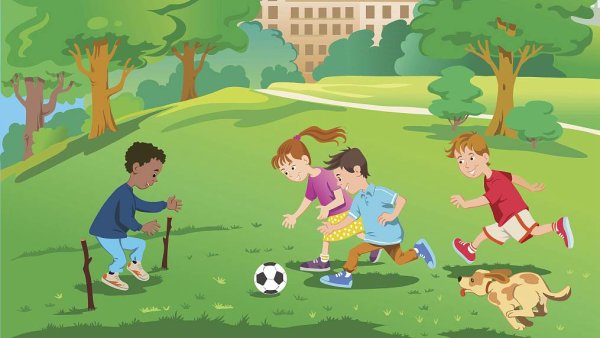 Дети играют в футбол на улице