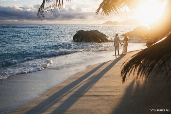 Дети на море