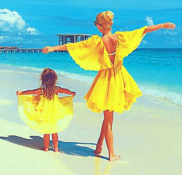 Дети на море