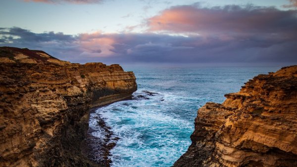 Обои на рабочий стол море скалы