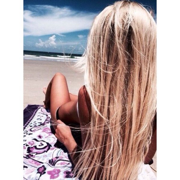 Девушка с мелированными волосами