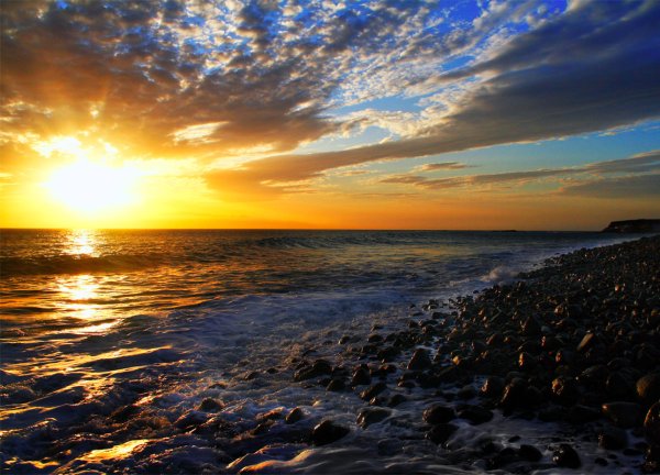 Красивый рассвет на море