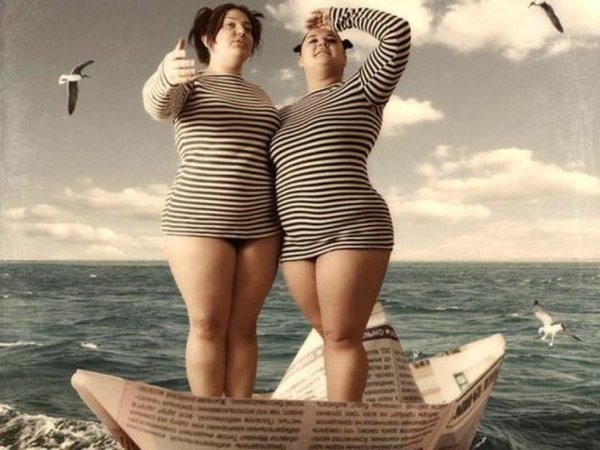 Толстые подружки в купальниках