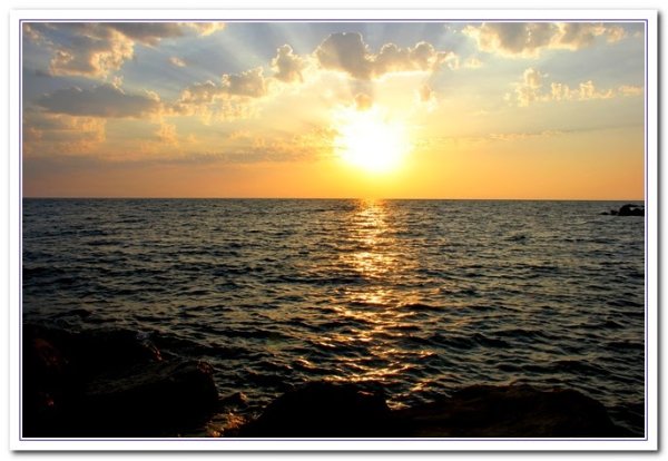 Море в разную погоду фотоколлаж