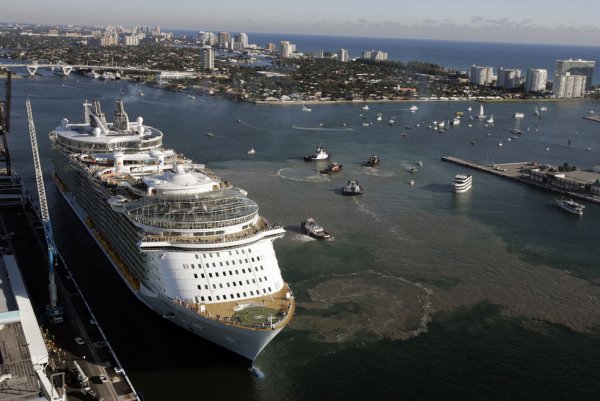 Oasis of the Seas в порту Венеции