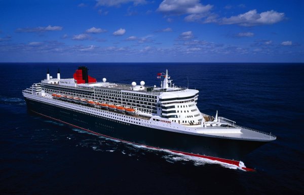 Круизный лайнер Queen Mary