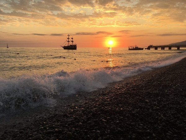 Галечный пляж Лазаревское