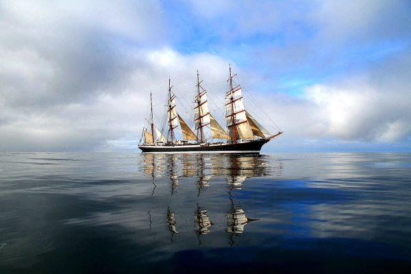 Адмирал Седов парусник