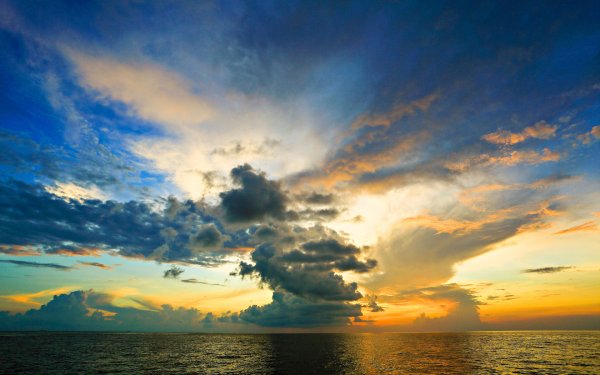 Красивое небо и море