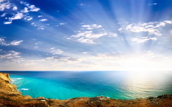 Красивое голубое море