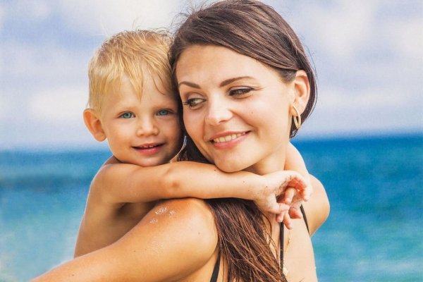 Фотосессия у моря мама с детьми