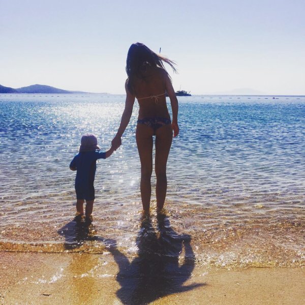 Агния Дитковските на пляже