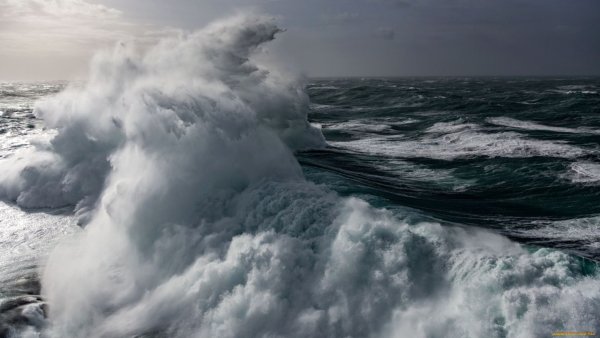 Море шторм